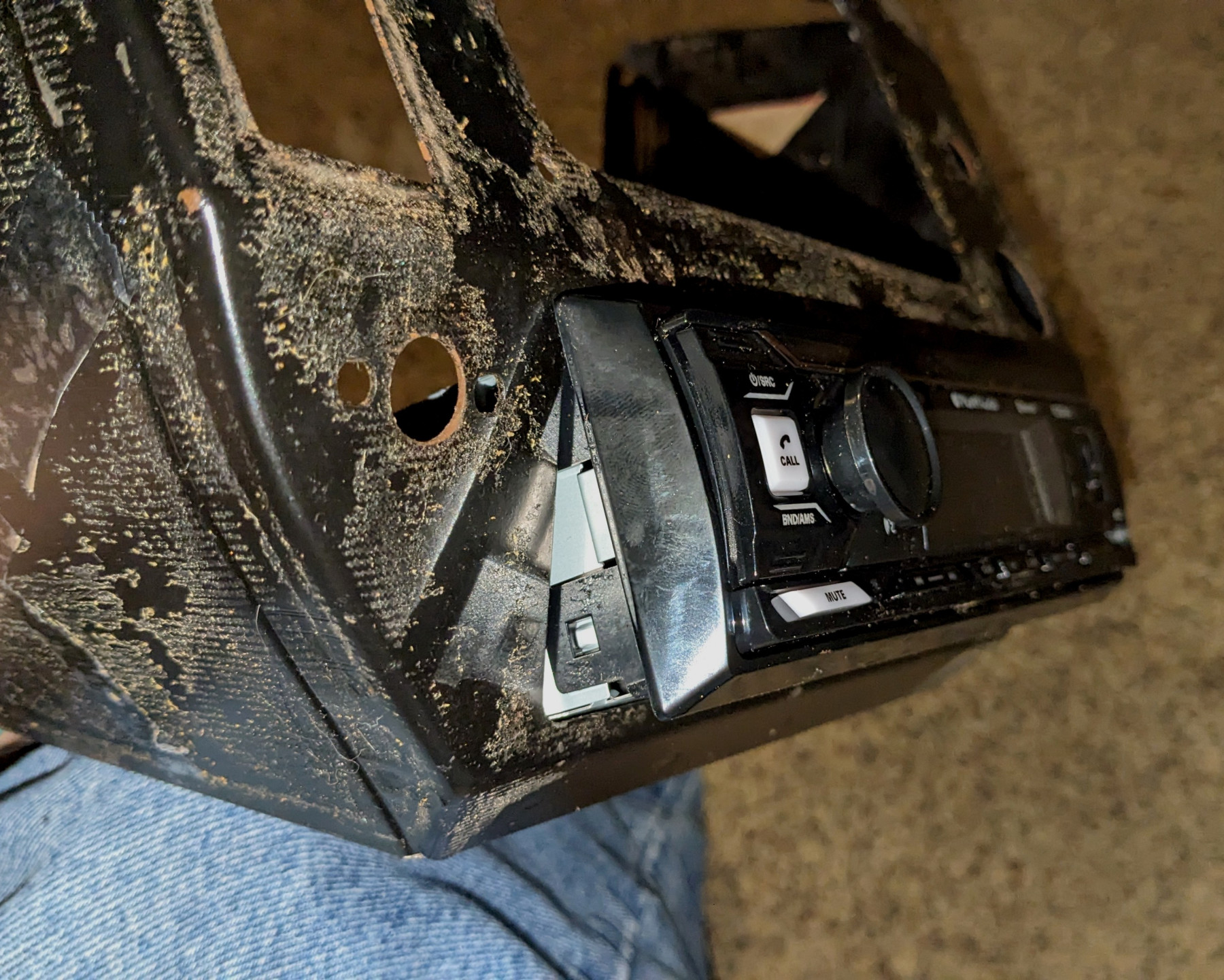 Midget Console Radio Side Gap.jpg