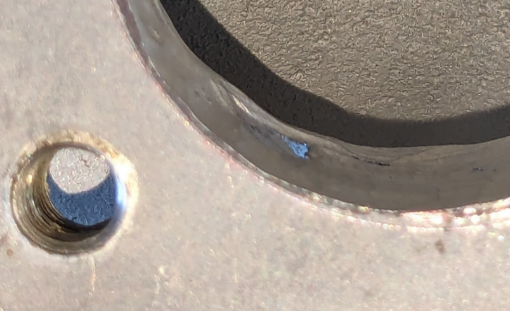 175CD Manifold Hole Closeup.jpg