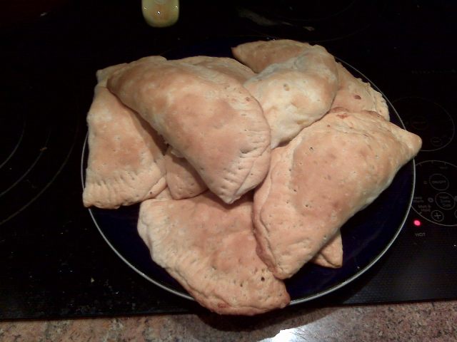 Bacon, egg and cheddar empinadas